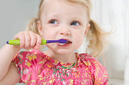 Conseil santé : comment s’occuper des dents de lait ?